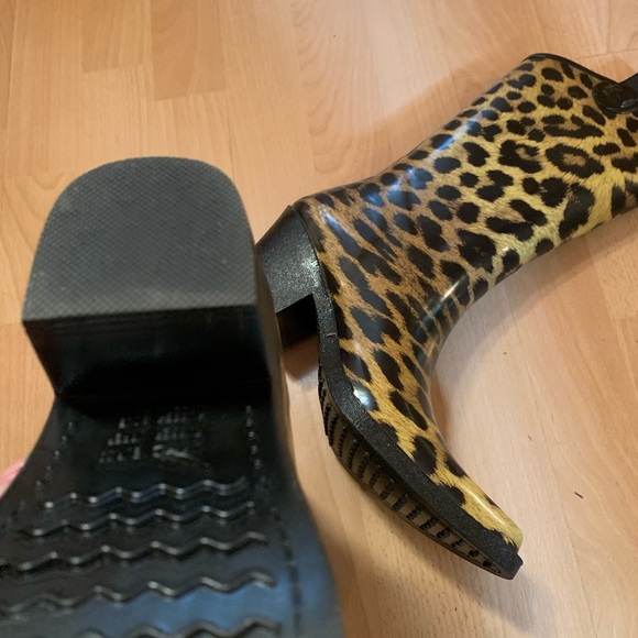 ⭐️SALE⭐️Western-style Rubber Boots in Leopard Print New Never Worn women’s size8 - Picture 2 of 4